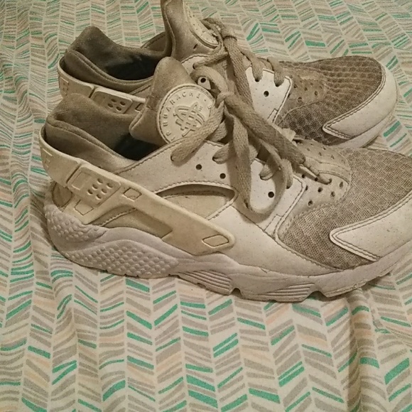 Shoes - Picture 1 of 4